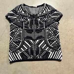 Moth black and white jacquard shirt size medium